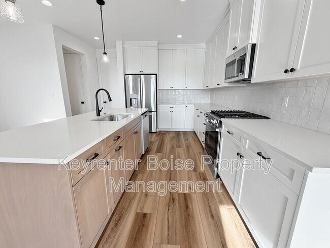 Foto del edificio - 335 E Lombard Ln