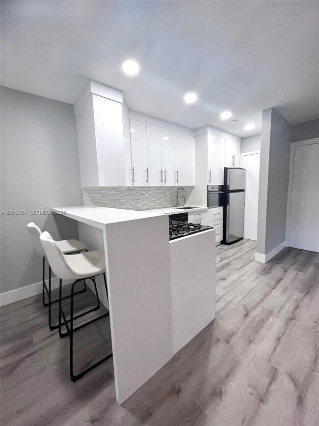 Building Photo - 6310 SW 79th St