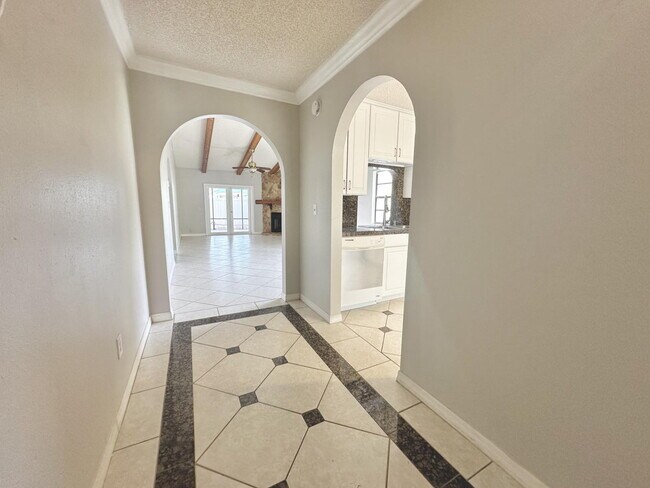 Foto del edificio - "Charming 2-Bed, 2-Bath Oasis in Vibrant T...
