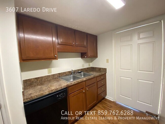 Foto del edificio - New 3 Bedroom 2.5 Bath Listing!