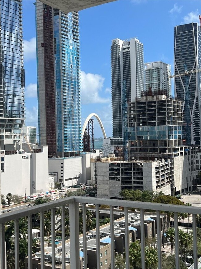 Building Photo - 850 N Miami Ave