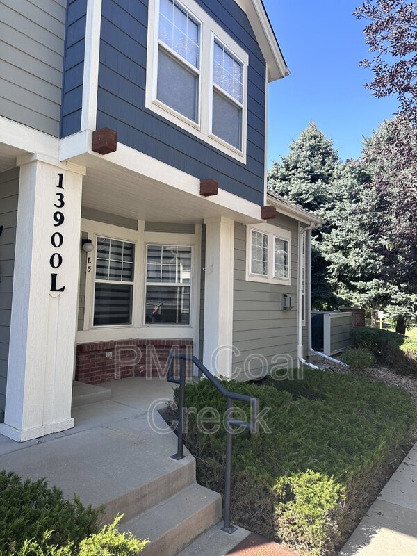 Foto principal - 13900 Lake Song Ln