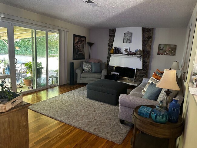 Building Photo - 1334 Bodega Pl