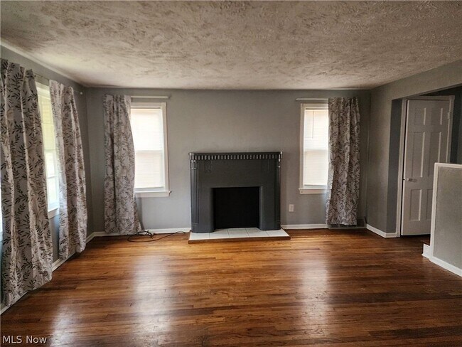 Foto del edificio - 5435 Beechwood Ave