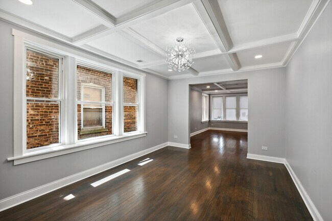 Building Photo - 1127 S Mason Ave