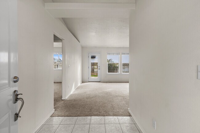 Building Photo - 1443 W Balboa St