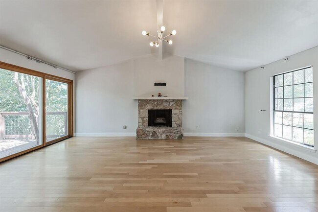 Building Photo - 3633 Peregrine Falcon Dr