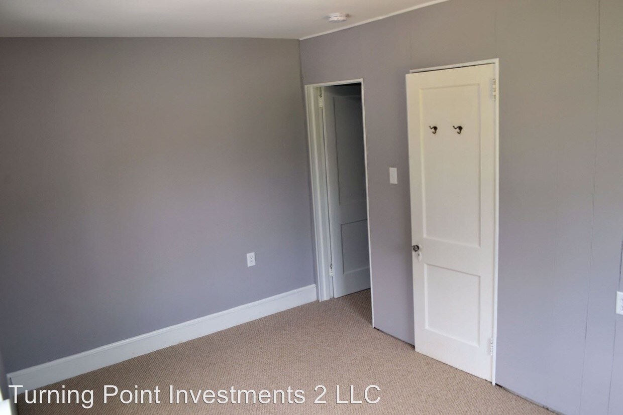 Building Photo - 3 br, 1 bath House - 108 Montrose Boulevard