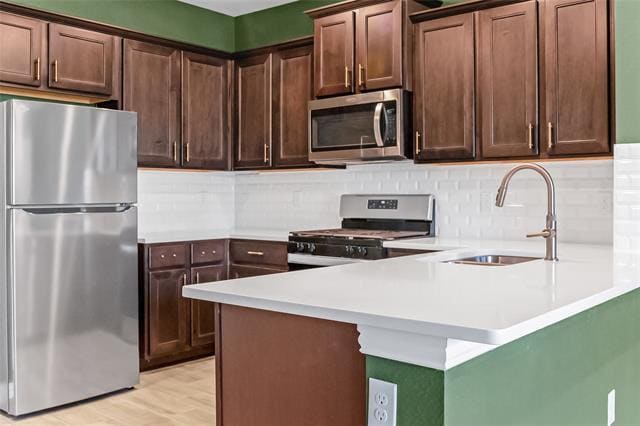 Foto del edificio - 3730 Malibu Dr