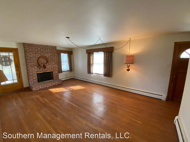 Foto del edificio - 4 br, 1.5 bath House - 234 Hess Farm Rd.