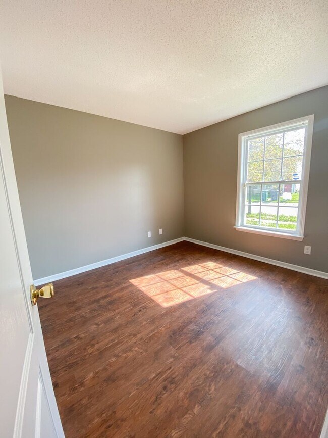 Foto del edificio - Three Bedroom/ Two Bathroom