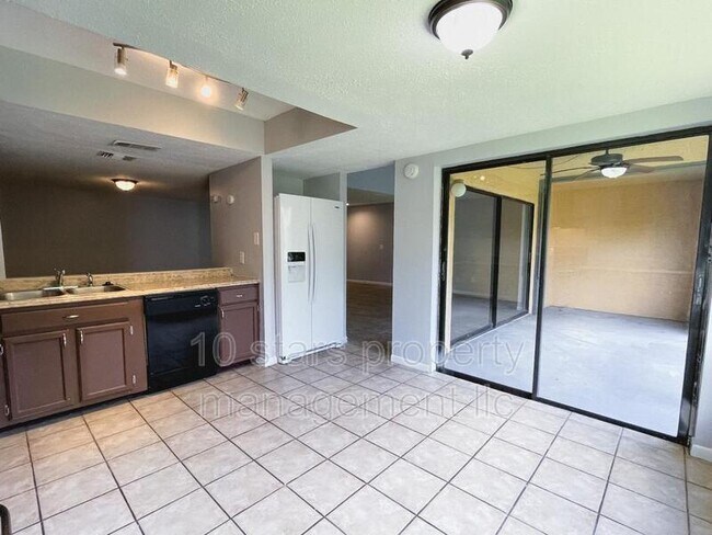Building Photo - 5143 Puritan Cir
