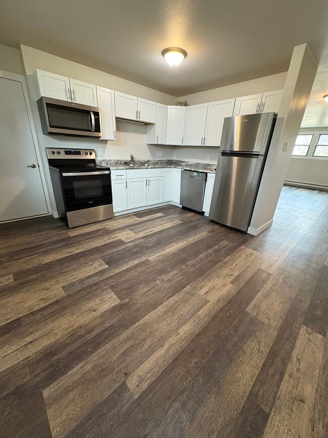 Building Photo - 1045 Terrace Dr