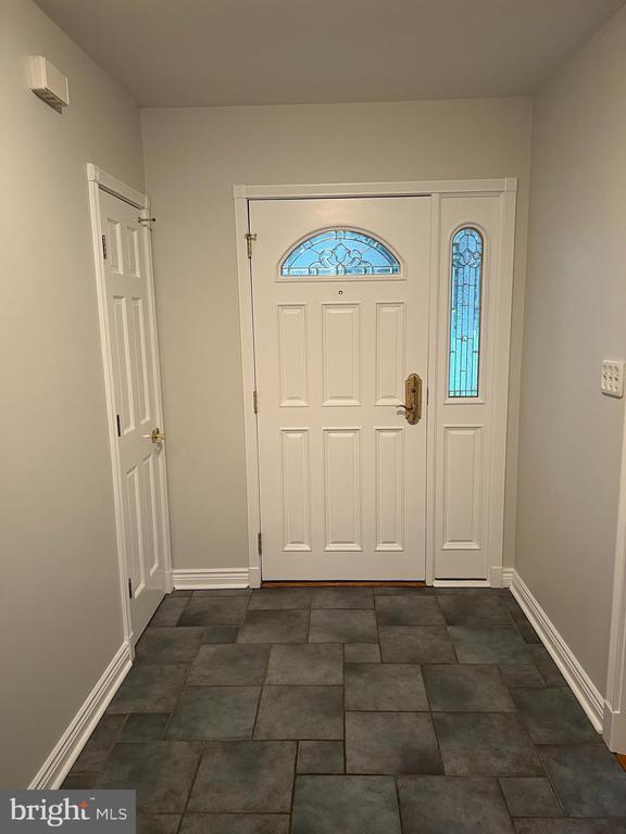 Building Photo - 6830 Pacific Ln