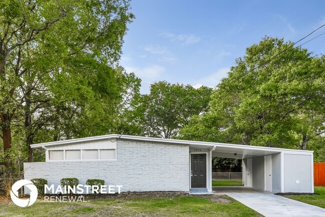 Building Photo - 6924 Clovis Rd