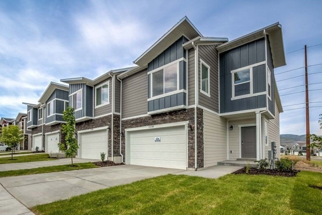 Building Photo - Rockwell Village