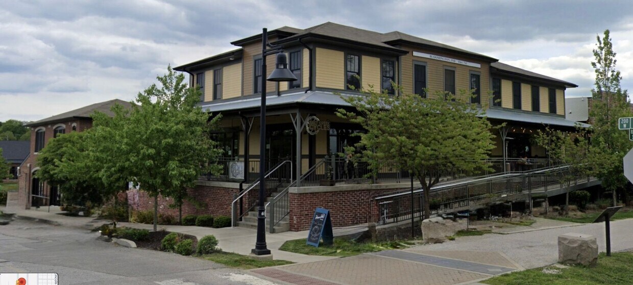 Primary Photo - 235 W Dodds St
