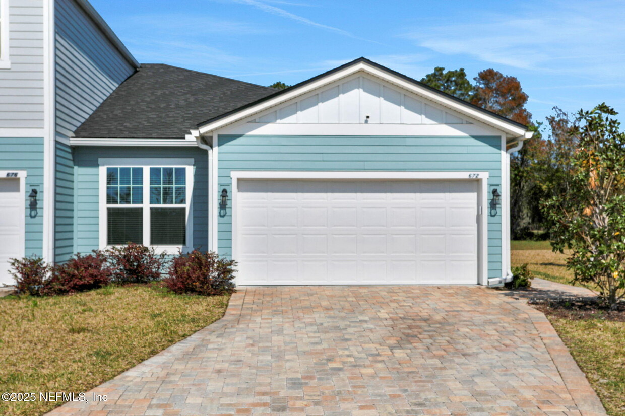 Foto principal - 672 Cherry Elm Dr