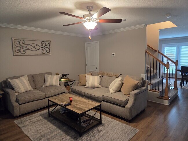 Foto del edificio - 11351 Narrow Leaf Dr