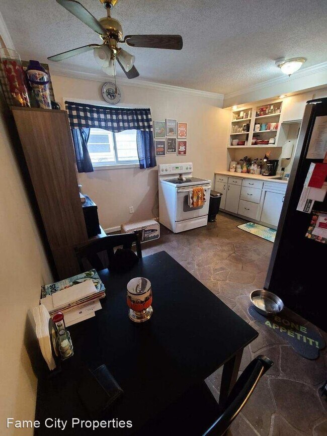 Building Photo - 3 br, 1 bath House - 2730 Dorothy Ave NE