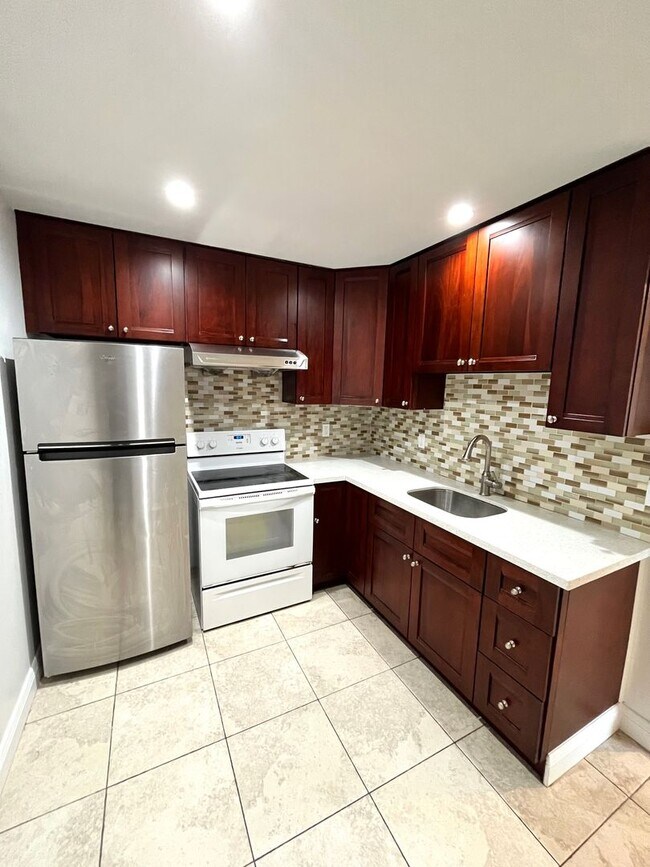 Foto del edificio - Urban Oasis- Stylish 2 Bedroom Condo+ Den ...