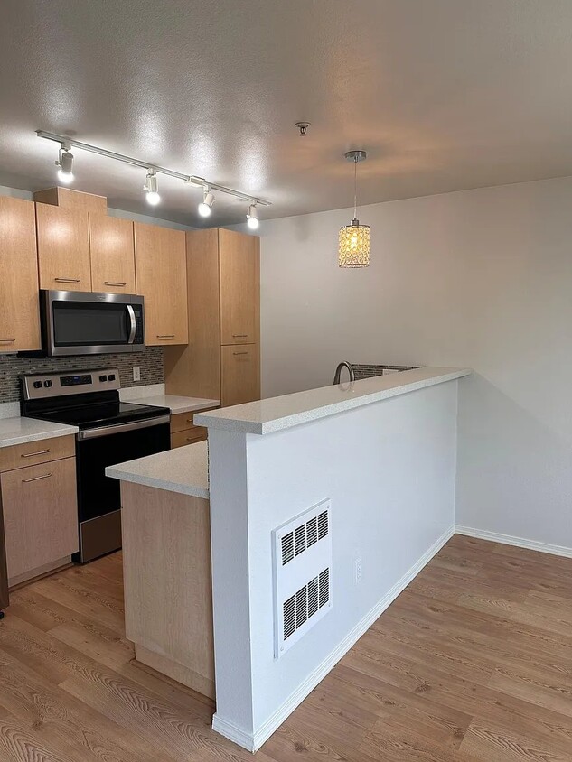 Photo - 710 240th Way SE (Sammamish, WA)
