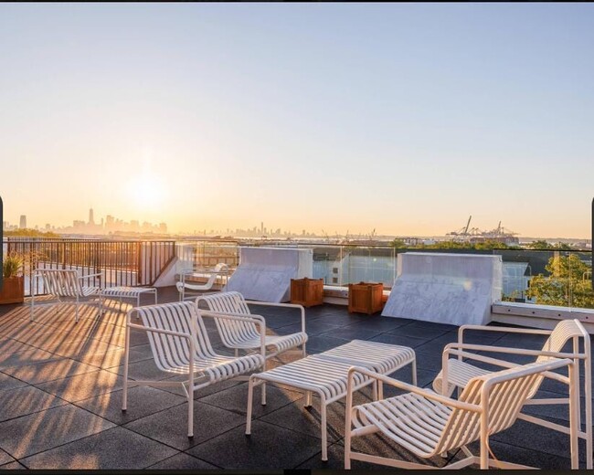 Building Photo - 671 Ave E