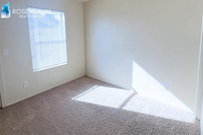 Foto del edificio - 8281 W Sandy Ln