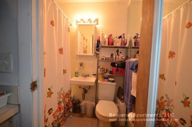 Building Photo - 28 S Huntington Ave