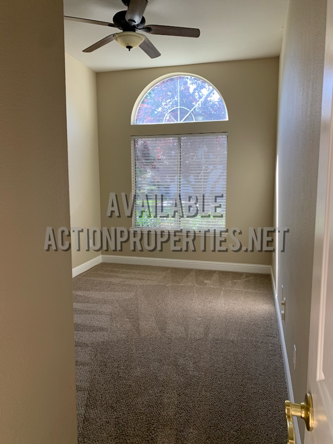 Building Photo - East Roseville Single Story, Gated Front C...