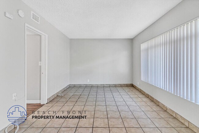 Foto del edificio - 709-15 Northgate Ln.