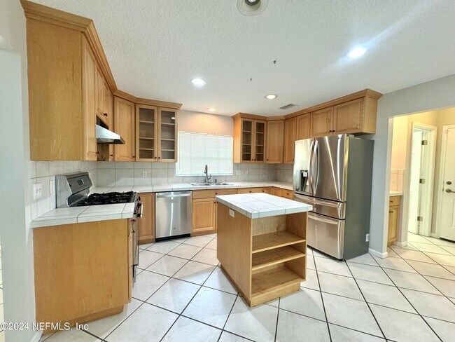 Foto del edificio - 1817 Hopkins Creek Ln
