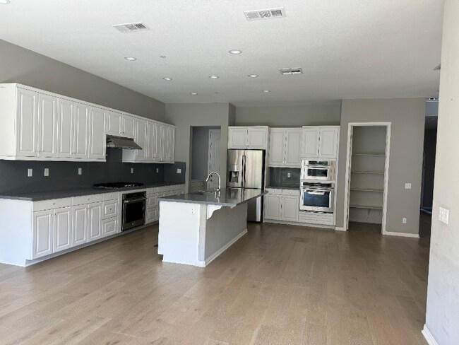Building Photo - 6749 Kenmar Wy