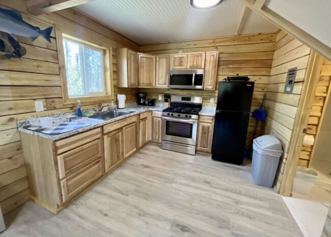 Building Photo - 46435 Maudi Dr