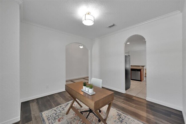 Foto del edificio - 13014 Walden Rd