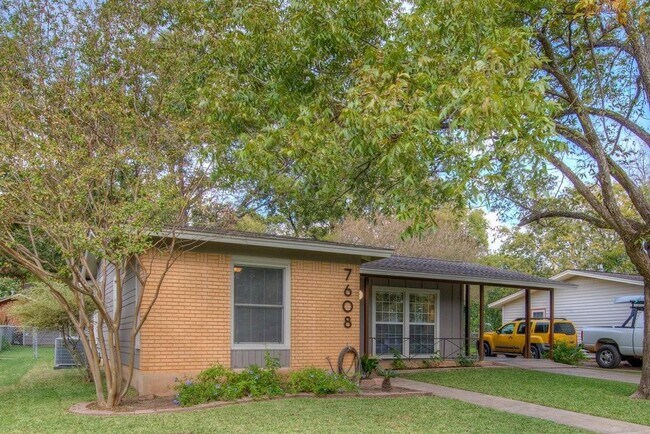 Foto del edificio - 7608 Delafield Ln