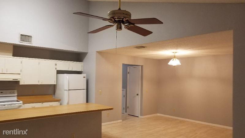 Building Photo - 2 br, 2 bath Townhome - S. Mills Ave