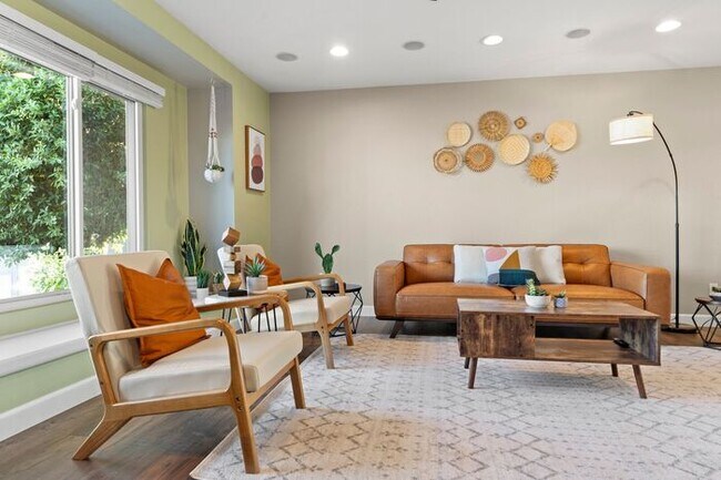 Foto del edificio - UN-FURNISHED!! 3 Bedroom/ 2Bath in Heart of Scottsdale!!