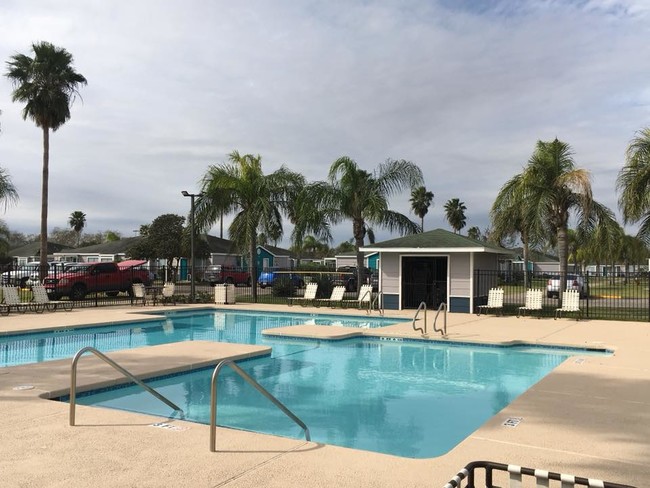 Building Photo - Valley Island Palms Apartments