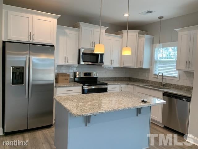 Building Photo - 3 br, 2.5 bath House - 59 Greenview St