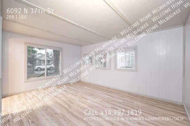 Building Photo - AVAILABLE NOW! Welcome Home to this Cozy 2...