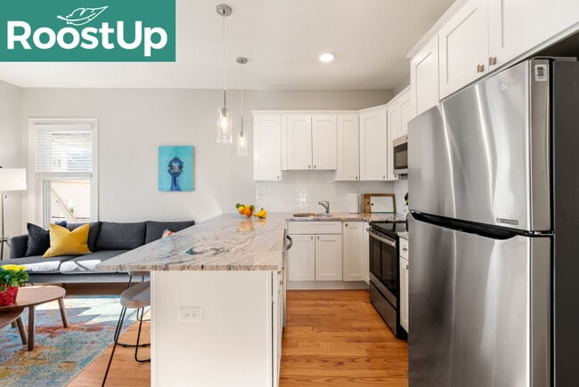 Foto del edificio - Furnished Bedroom with Private Bath in East Boston