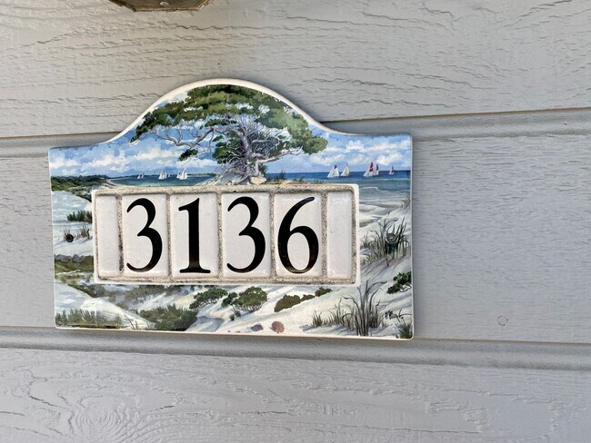 Building Photo - Spacious 3 Bedroom, 2.5 Bathroom Marina To...
