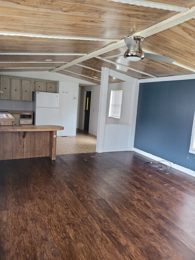 Foto del edificio - 310 Country Springs Dr