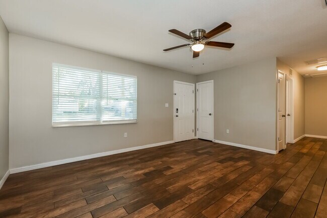 Foto del edificio - 3014 N Pineway Dr