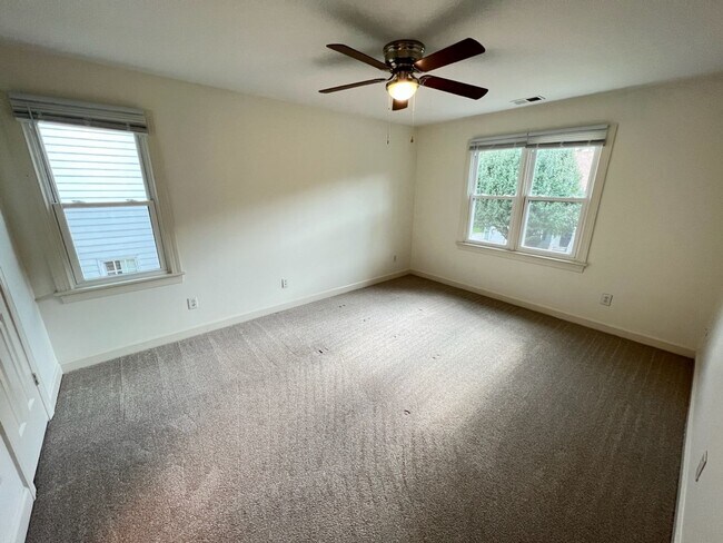 Foto del edificio - Cozy 3 bedroom home within minutes to Bond Park