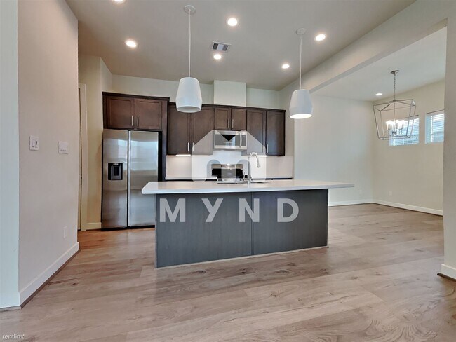Building Photo - 3 br, 2.5 bath House - 12411 Executive Squ...