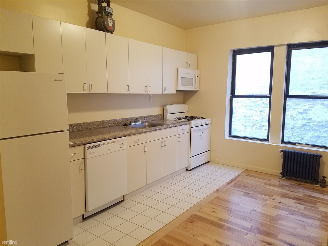 Building Photo - 601 W 192nd St