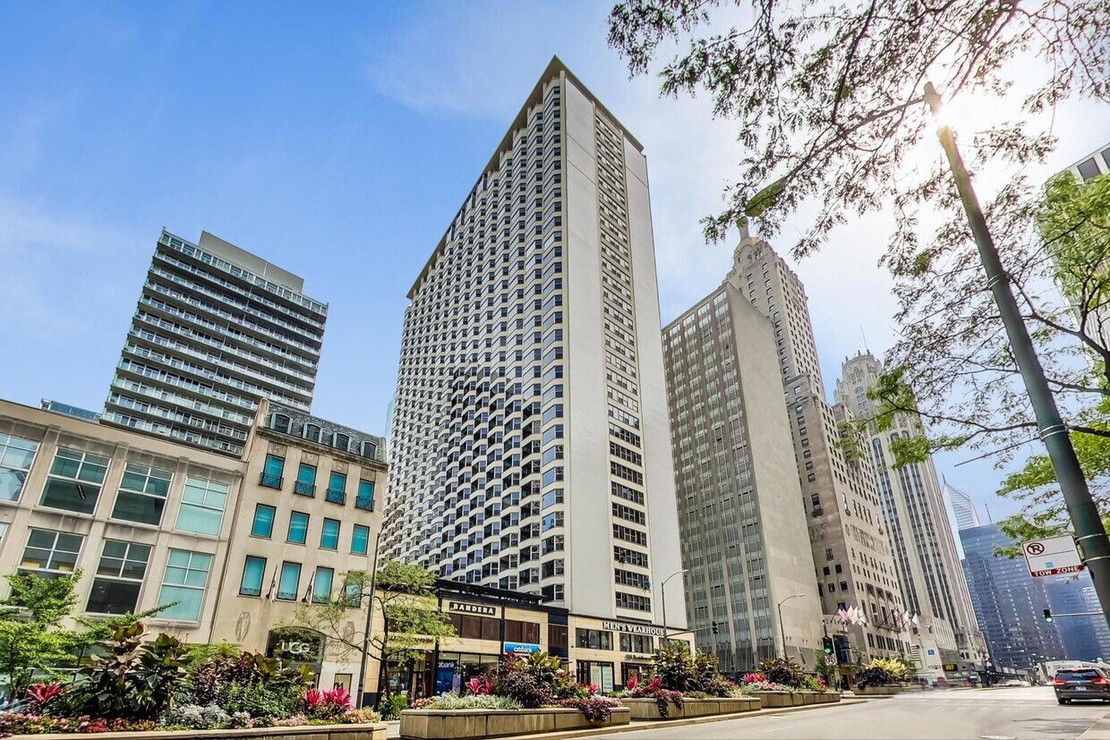 Foto principal - 535 N Michigan Ave