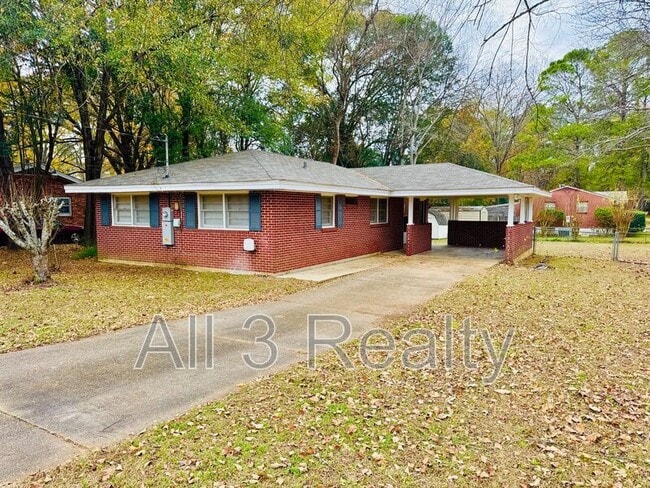 Building Photo - 1100 Lombard Dr